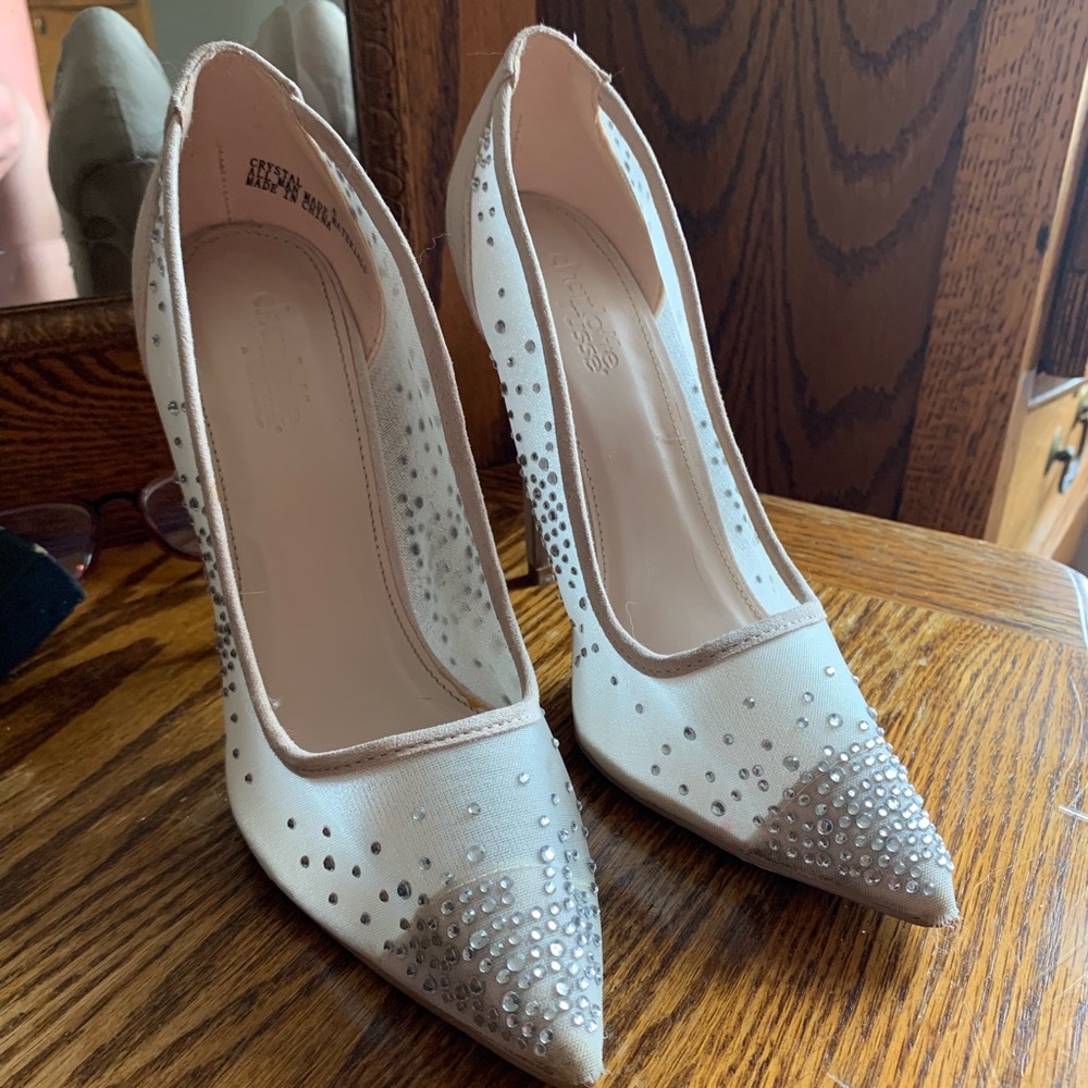 Crystal nude pumps